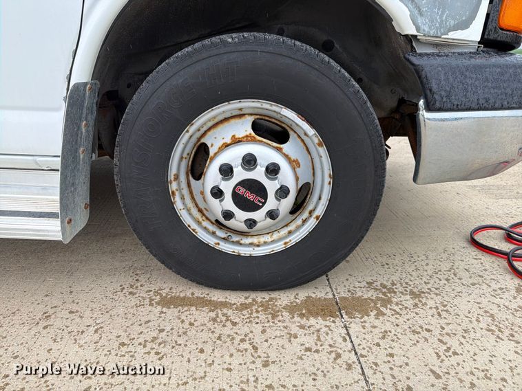 image for item EX4526 2006 GMC Savana delivery truck