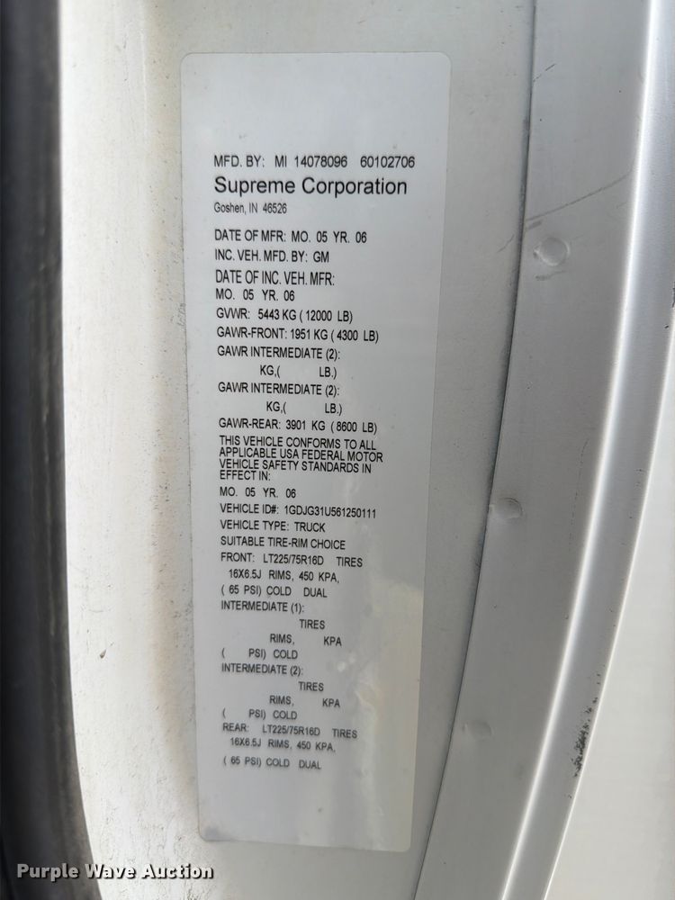 image for item EX4526 2006 GMC Savana delivery truck