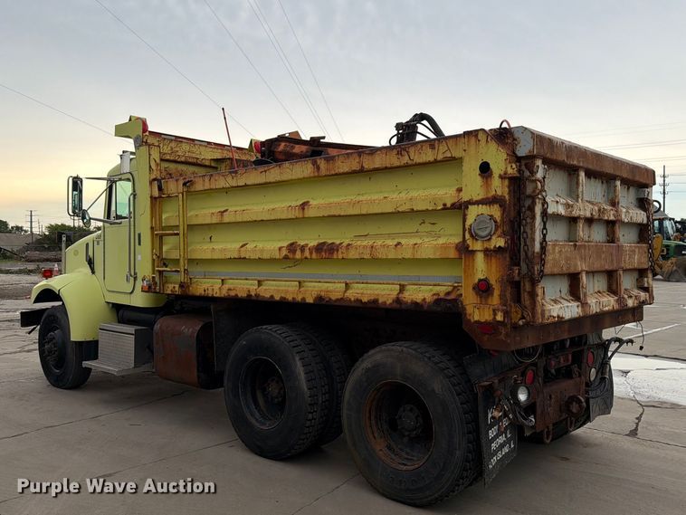 image for item EX4534 2004 Peterbuilt PB330 dump truck