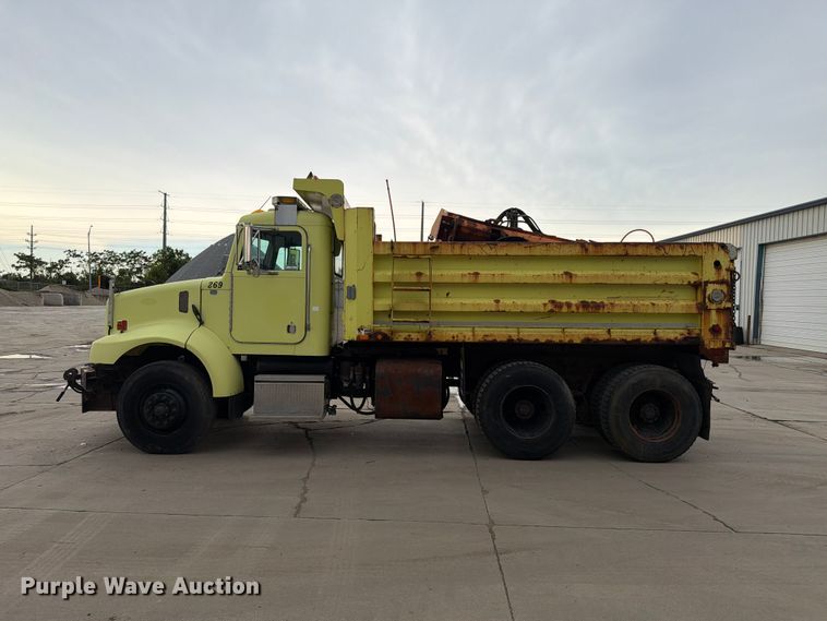 image for item EX4534 2004 Peterbuilt PB330 dump truck