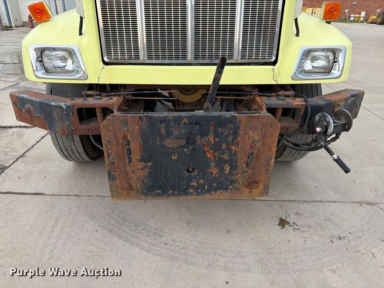 image for item EX4534 2004 Peterbuilt PB330 dump truck