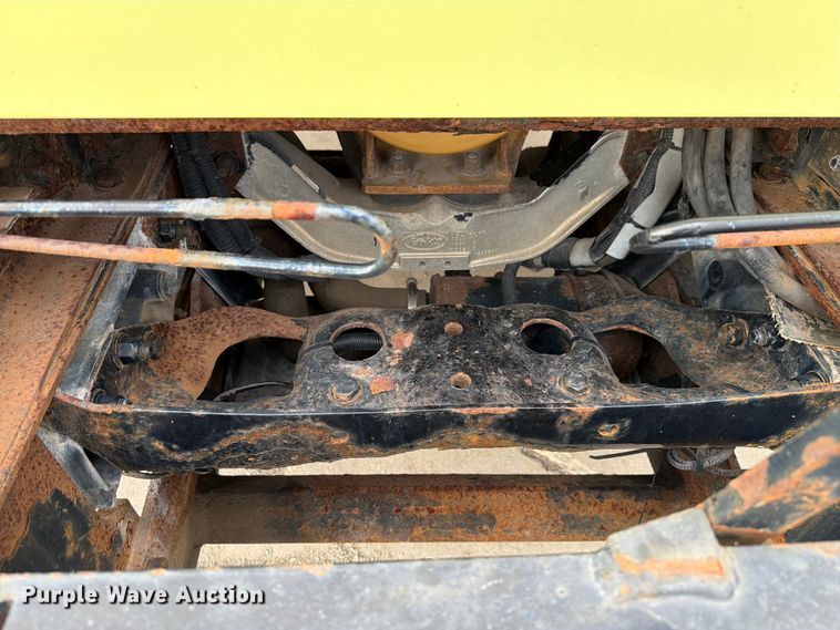 image for item EX4534 2004 Peterbuilt PB330 dump truck