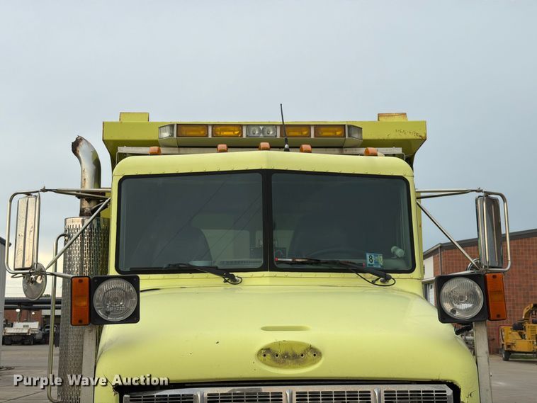 image for item EX4534 2004 Peterbuilt PB330 dump truck