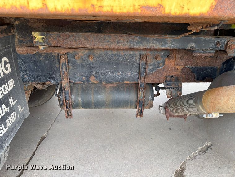 image for item EX4534 2004 Peterbuilt PB330 dump truck