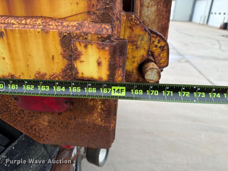 image for item EX4534 2004 Peterbuilt PB330 dump truck