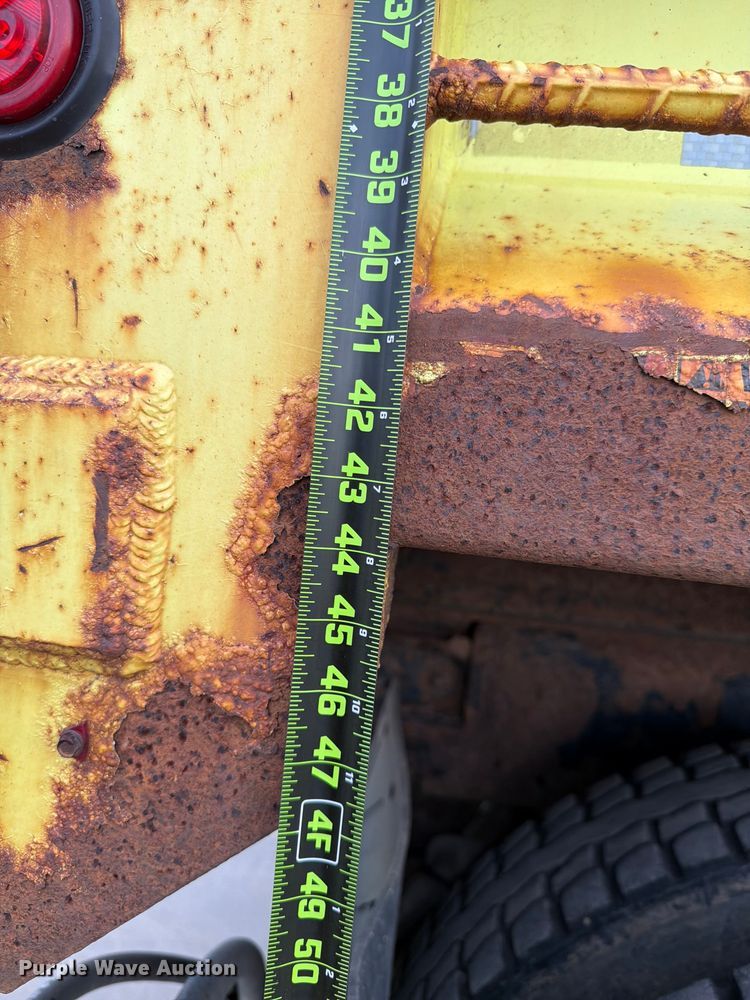 image for item EX4534 2004 Peterbuilt PB330 dump truck