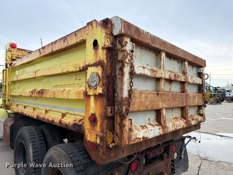 image for item EX4534 2004 Peterbuilt PB330 dump truck