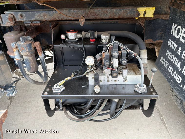 image for item EX4534 2004 Peterbuilt PB330 dump truck