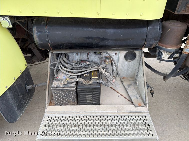 image for item EX4534 2004 Peterbuilt PB330 dump truck