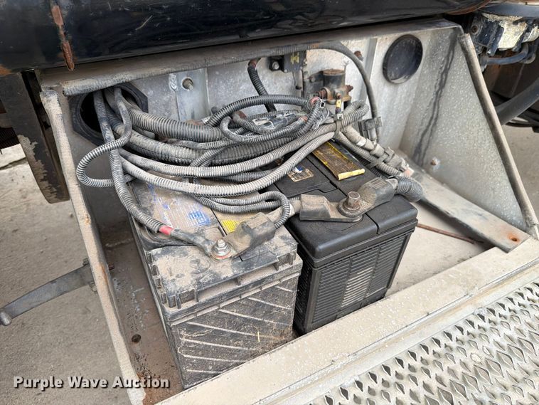 image for item EX4534 2004 Peterbuilt PB330 dump truck