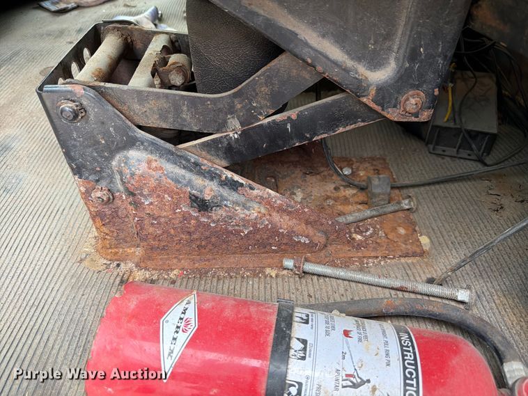 image for item EX4534 2004 Peterbuilt PB330 dump truck