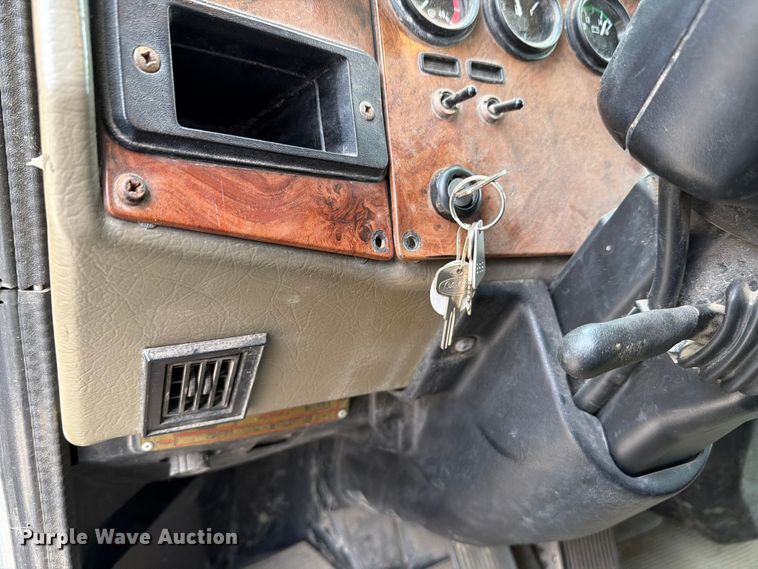image for item EX4534 2004 Peterbuilt PB330 dump truck
