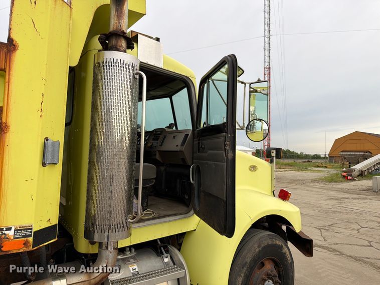 image for item EX4534 2004 Peterbuilt PB330 dump truck