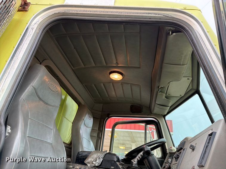 image for item EX4534 2004 Peterbuilt PB330 dump truck
