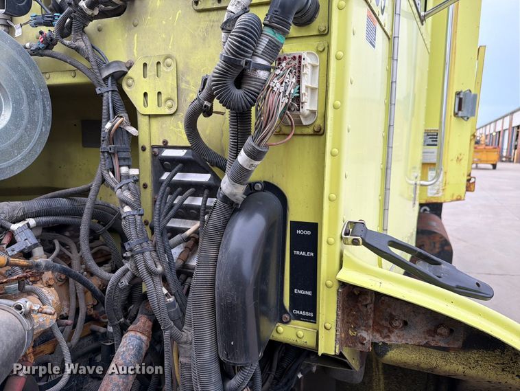 image for item EX4534 2004 Peterbuilt PB330 dump truck