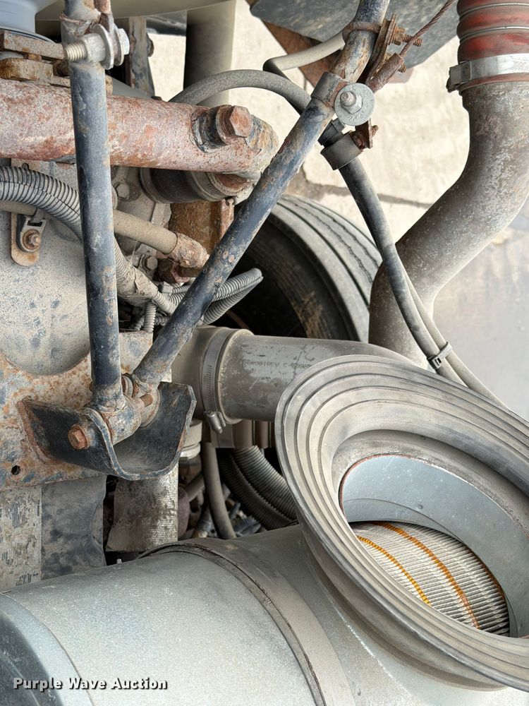image for item EX4534 2004 Peterbuilt PB330 dump truck