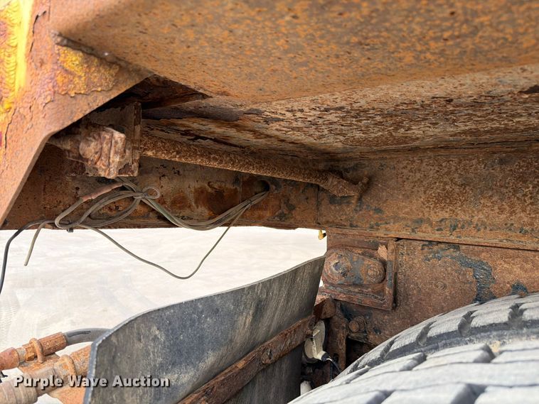 image for item EX4534 2004 Peterbuilt PB330 dump truck