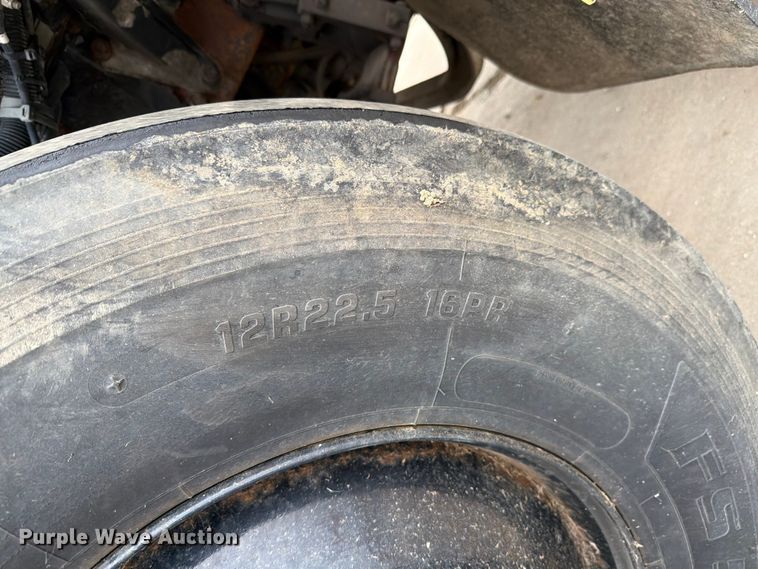 image for item EX4534 2004 Peterbuilt PB330 dump truck