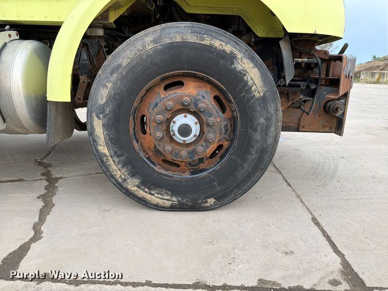 image for item EX4534 2004 Peterbuilt PB330 dump truck