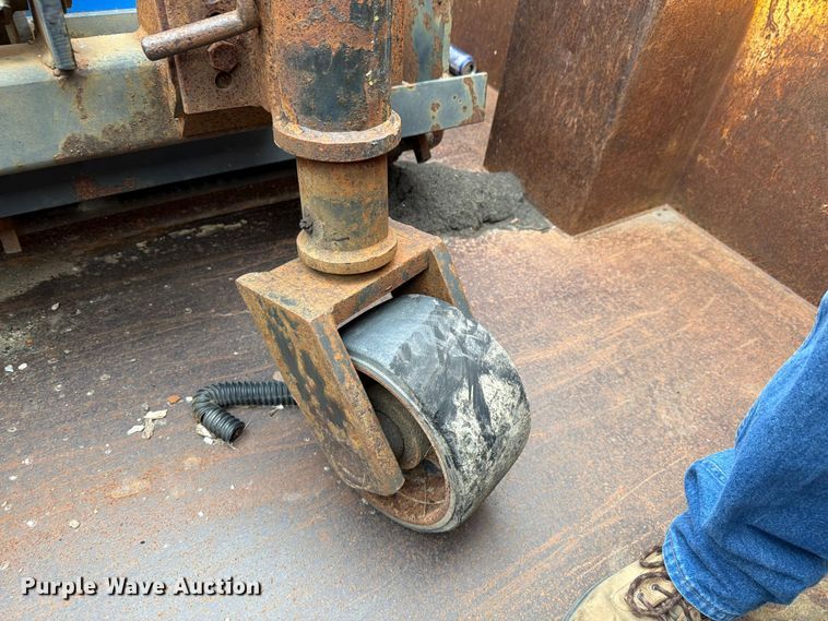 image for item EX4534 2004 Peterbuilt PB330 dump truck