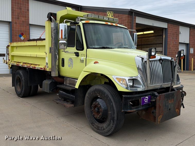 image for item EX4535 2006 International 7400 dump truck