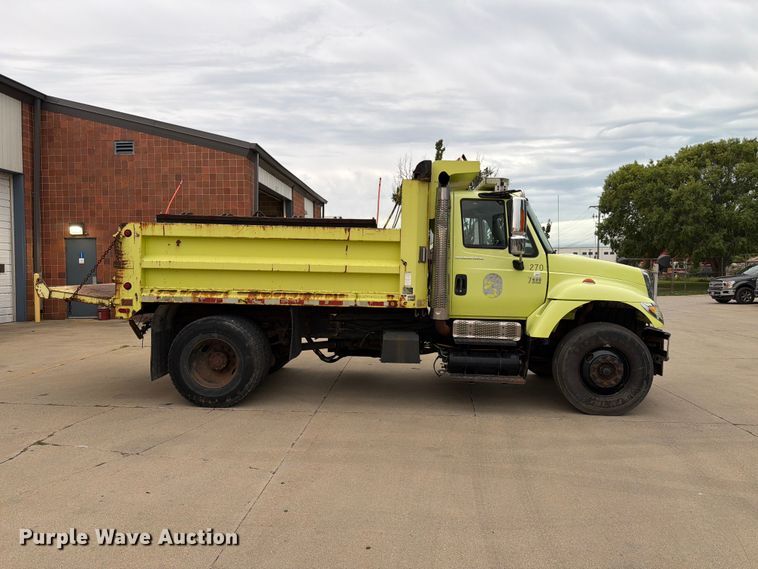 image for item EX4535 2006 International 7400 dump truck