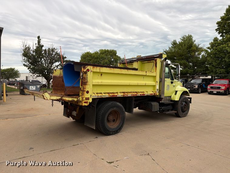image for item EX4535 2006 International 7400 dump truck