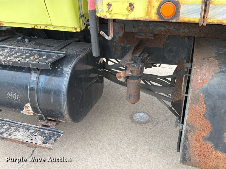 image for item EX4535 2006 International 7400 dump truck