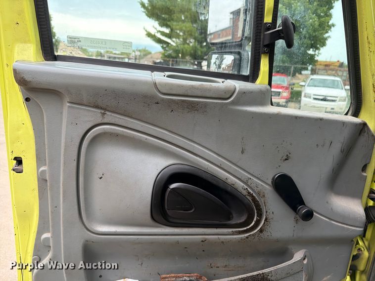 image for item EX4535 2006 International 7400 dump truck