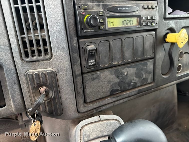 image for item EX4535 2006 International 7400 dump truck
