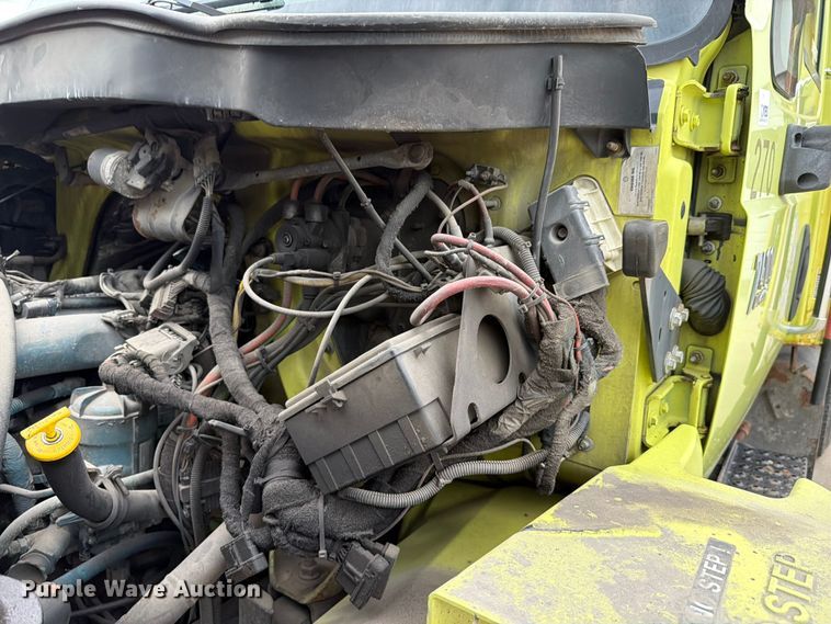 image for item EX4535 2006 International 7400 dump truck