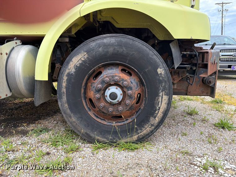 image for item EX4535 2006 International 7400 dump truck