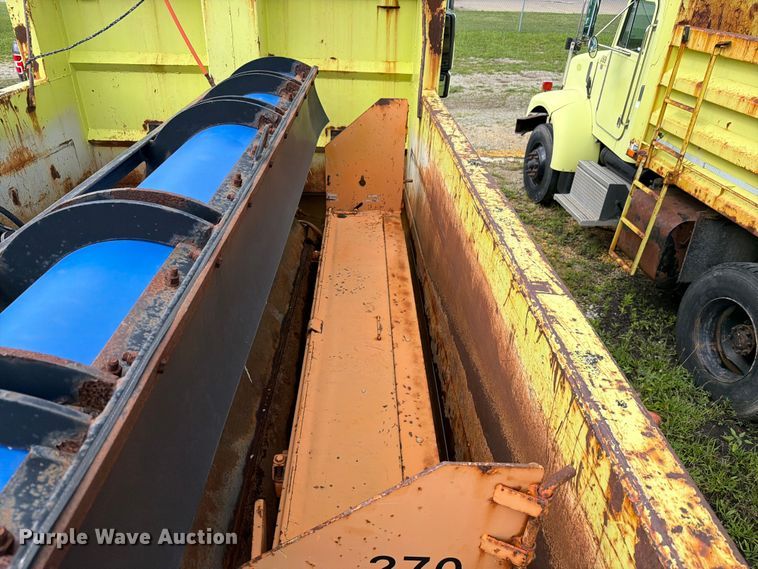 image for item EX4535 2006 International 7400 dump truck
