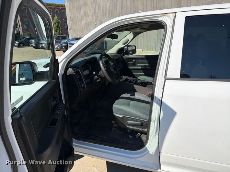 image for item EX4541 2019 RAM 1500 Crew Cab pickup truck