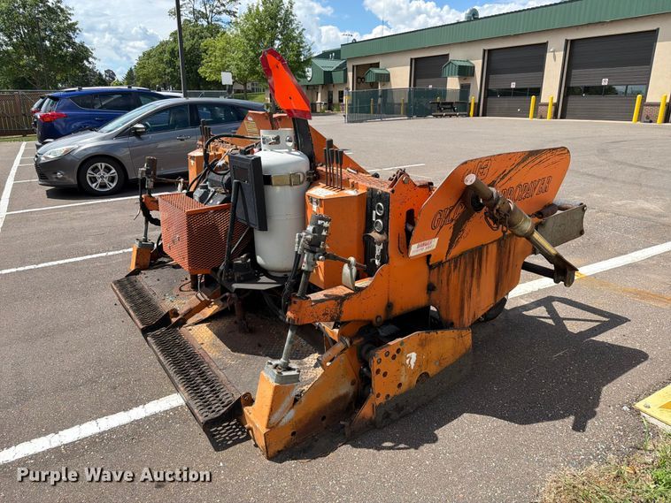 image for item EX5529 1999 Gilcrest ProPaver 413 paver