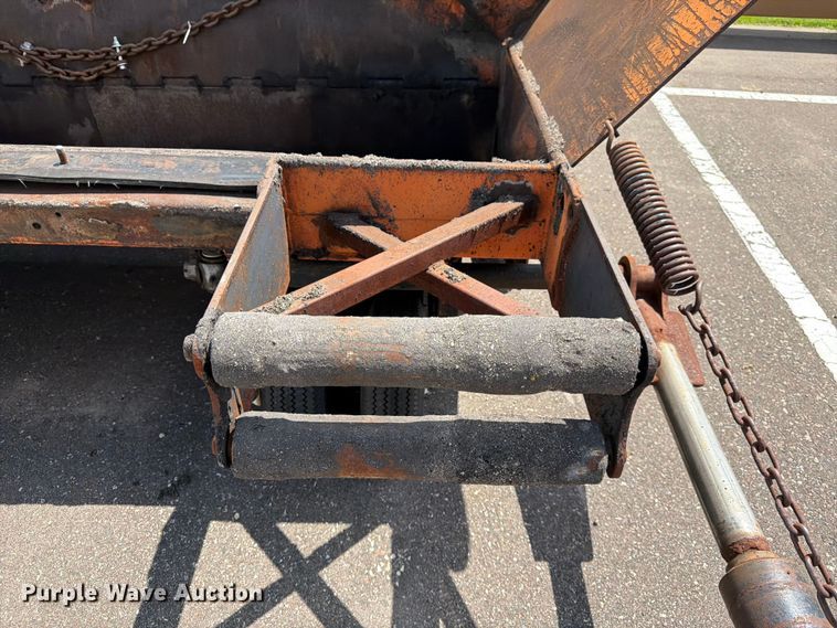 image for item EX5529 1999 Gilcrest ProPaver 413 paver