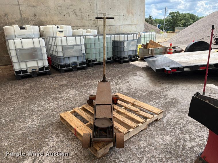 image for item EX5538 Floor jack