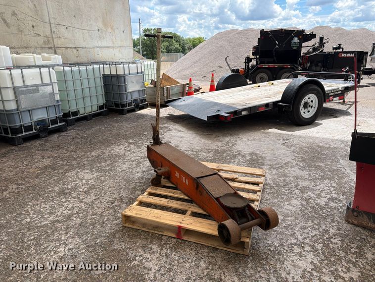 image for item EX5538 Floor jack