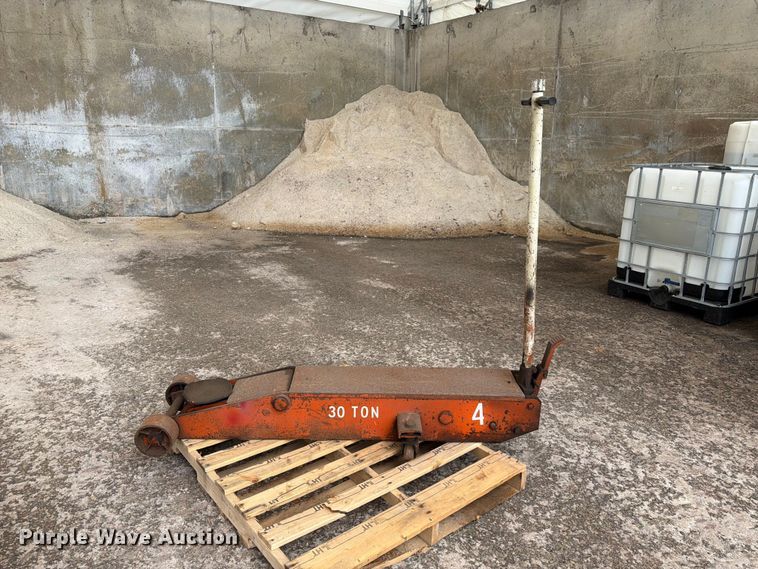 image for item EX5538 Floor jack