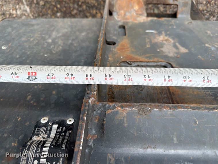 image for item EX5540 2014 Bobcat 72 Sweeper skid steer sweeper