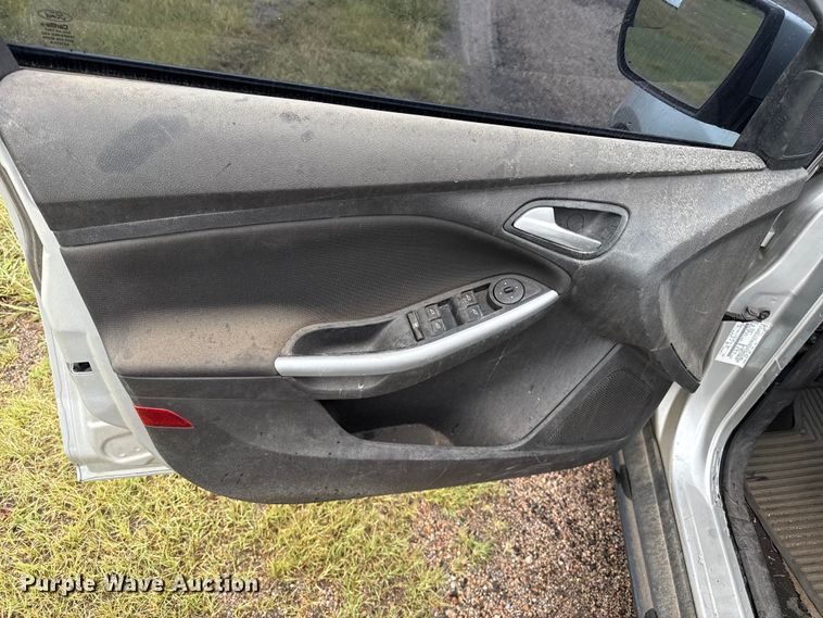 image for item FB6660 2013 Ford Focus SE 