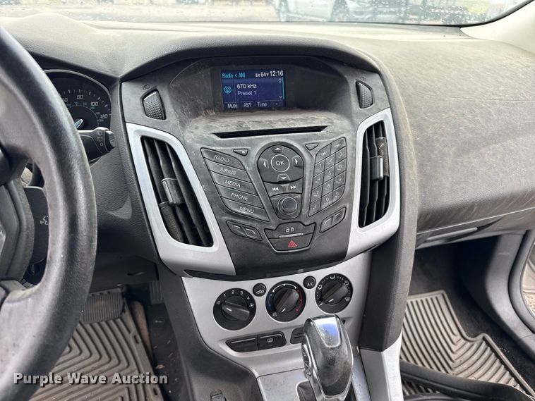 image for item FB6660 2013 Ford Focus SE 