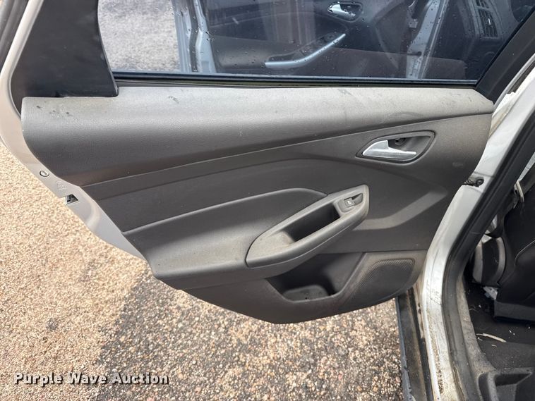 image for item FB6660 2013 Ford Focus SE 