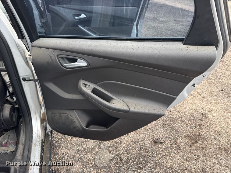 image for item FB6660 2013 Ford Focus SE 