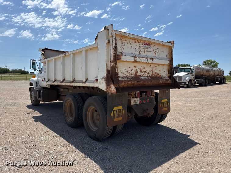 image for item FB6769 1995 GMC Top Kick C6500 dump truck