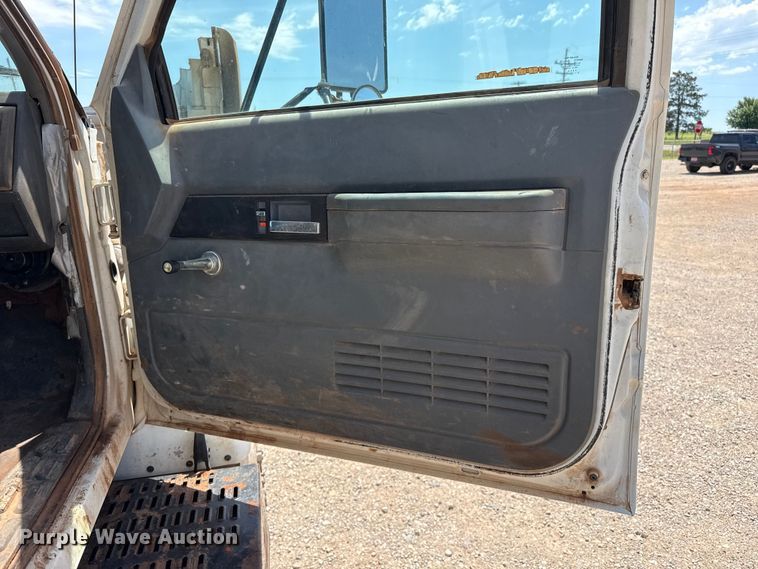 image for item FB6769 1995 GMC Top Kick C6500 dump truck