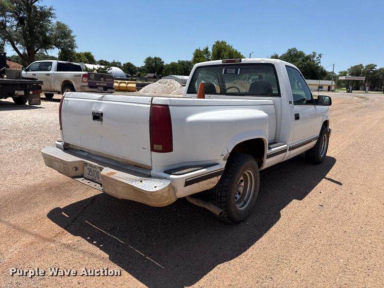 image for item FB6770 1997 Chevrolet C1500 pickup truck