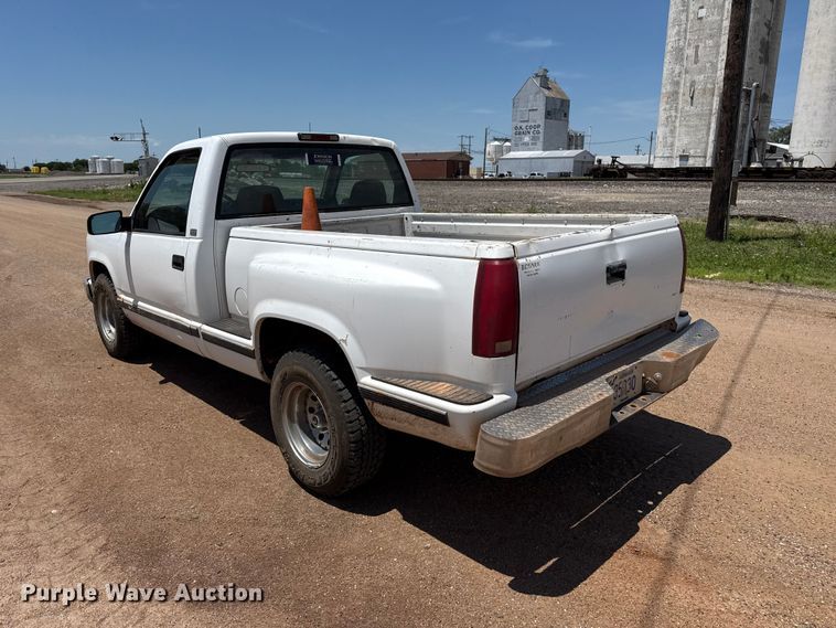 image for item FB6770 1997 Chevrolet C1500 pickup truck