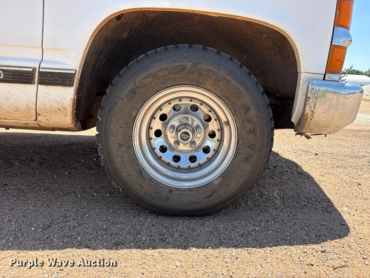 image for item FB6770 1997 Chevrolet C1500 pickup truck