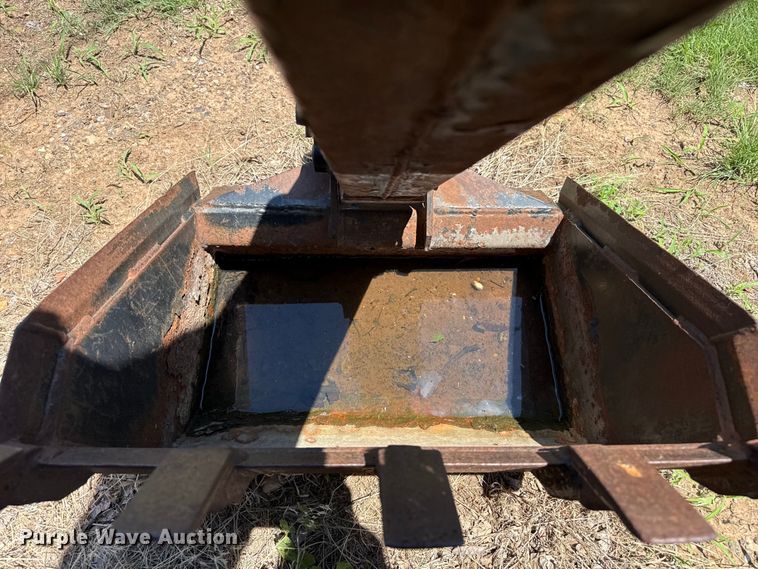 image for item FB6771 Kelley B70 backhoe attachment